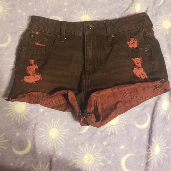 Hot Topic Black and Red High Waist Women Shorts - Picture 1 of 3